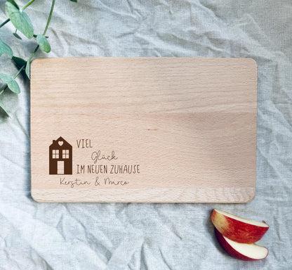 Personalisiertes Holzbrett zum Einzug – graviertes Geschenk für Familie, Freunde & Nachbarn