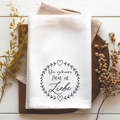 Geschirrtuch „Die geheime Zutat ist Liebe“ – liebevolles Küchen-Geschenk zur Hochzeit für Verliebte
