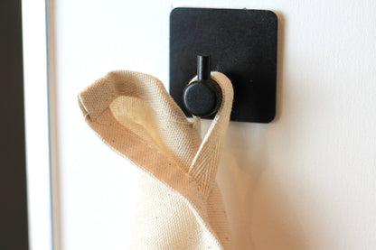 „Hier wird mit ganz viel Liebe gekocht“ – Personalisiertes Geschirrtuch für den Koch des Hauses