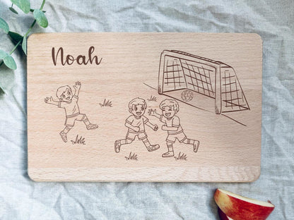 Personalisiertes Frühstücksbrettchen mit Fußball-Motiv
