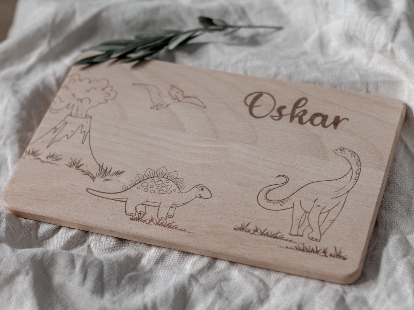 Personalisiertes Dino-Frühstücksbrettchen aus Buchenholz | Geschenk für Kinder